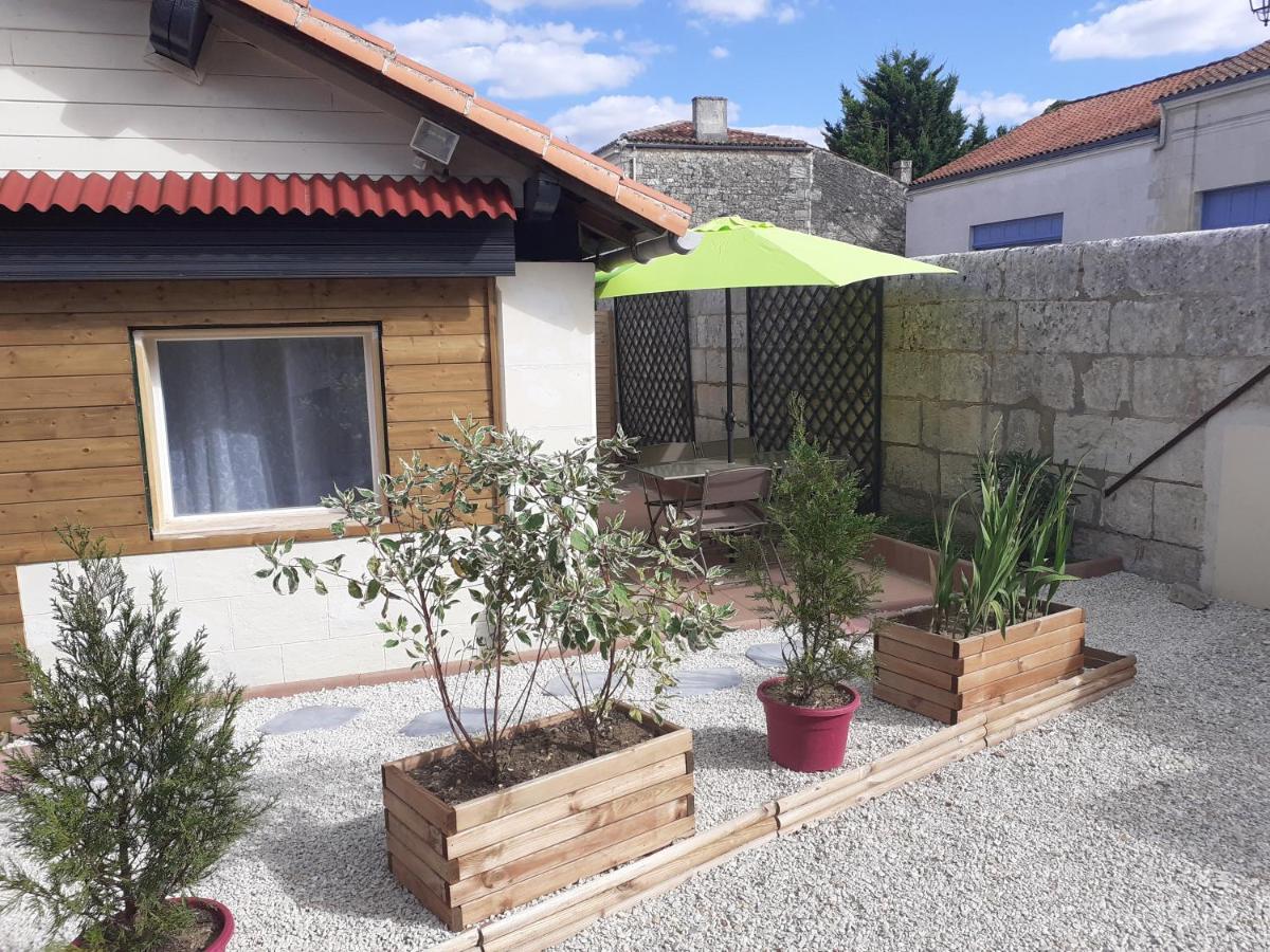 Le Clos Des Passiflores Pons Eksteriør bilde
