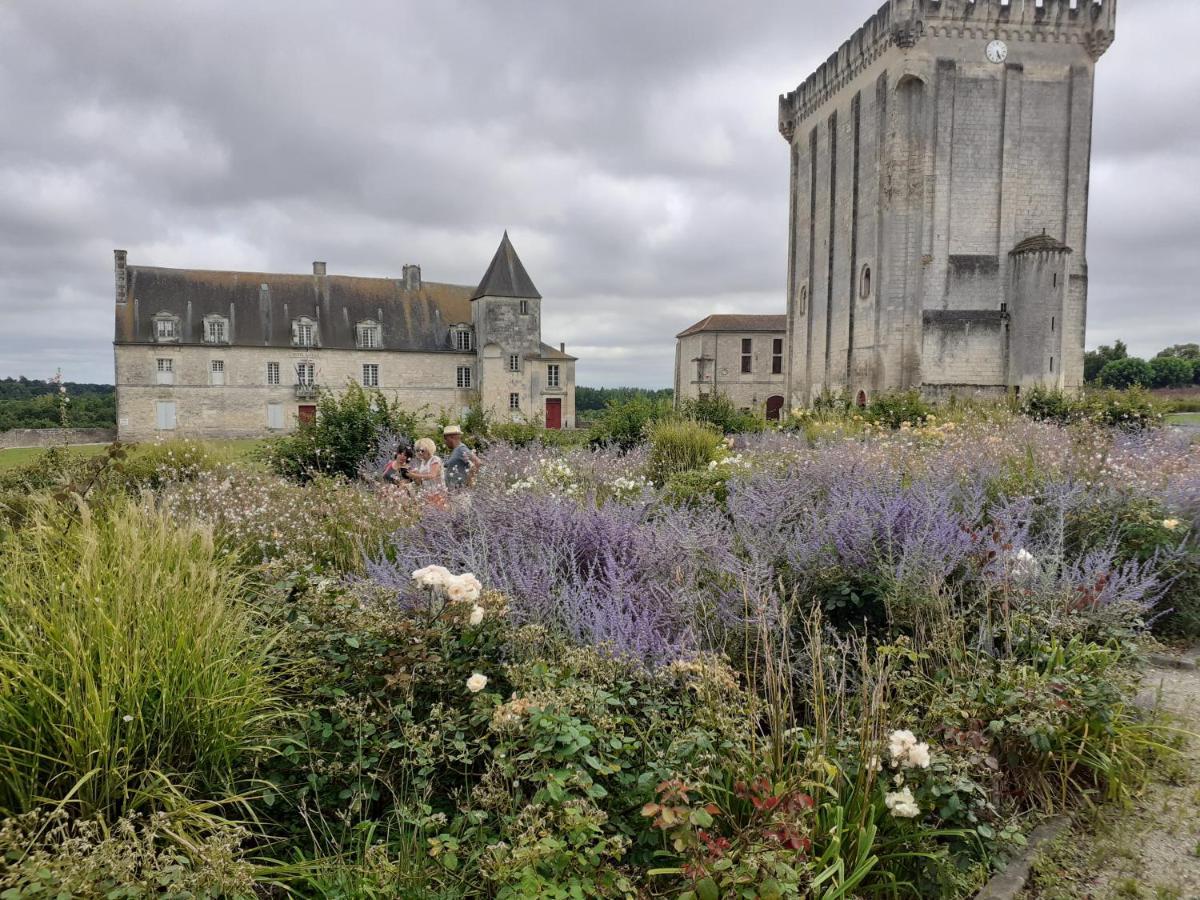Le Clos Des Passiflores Pons Eksteriør bilde