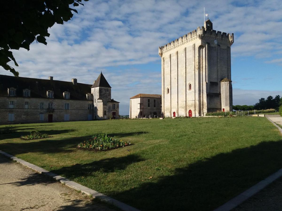 Le Clos Des Passiflores Pons Eksteriør bilde
